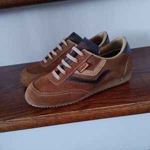 NWOT Cougar vintage 80s sneakers size 4